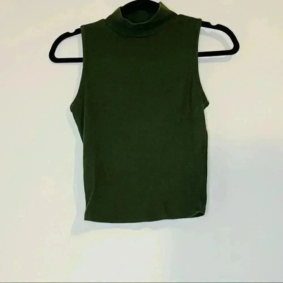 Mock Turtle Neck Green Sleeveless Top - Picture 2 of 2